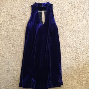 Blue velvet v-neck collar dress